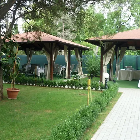 Baneasa Parc فندق